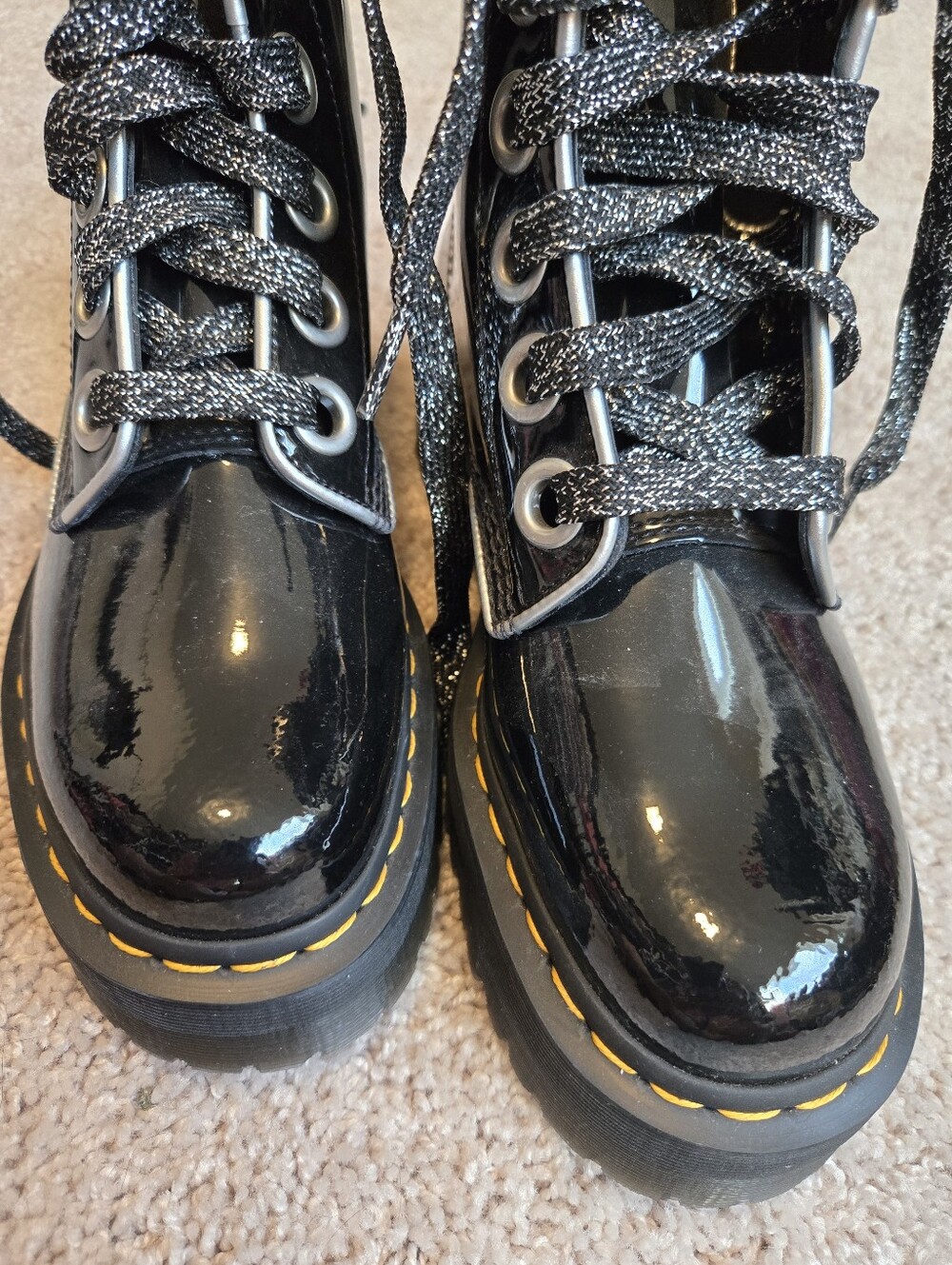 NEW!! Dr Martens Patent MOLLY Platform Boots w/ Silver Contrast Accents. Size 8 - Picture 7 of 13